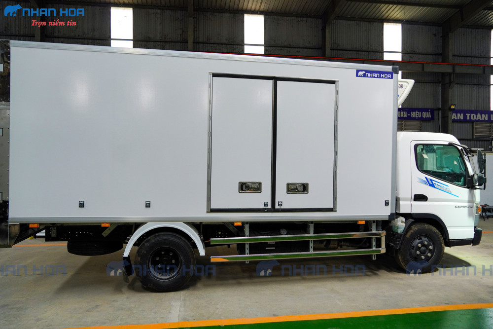 Xe tải đông lạnh Mitsubishi Fuso Canter TF7.5 thực tế