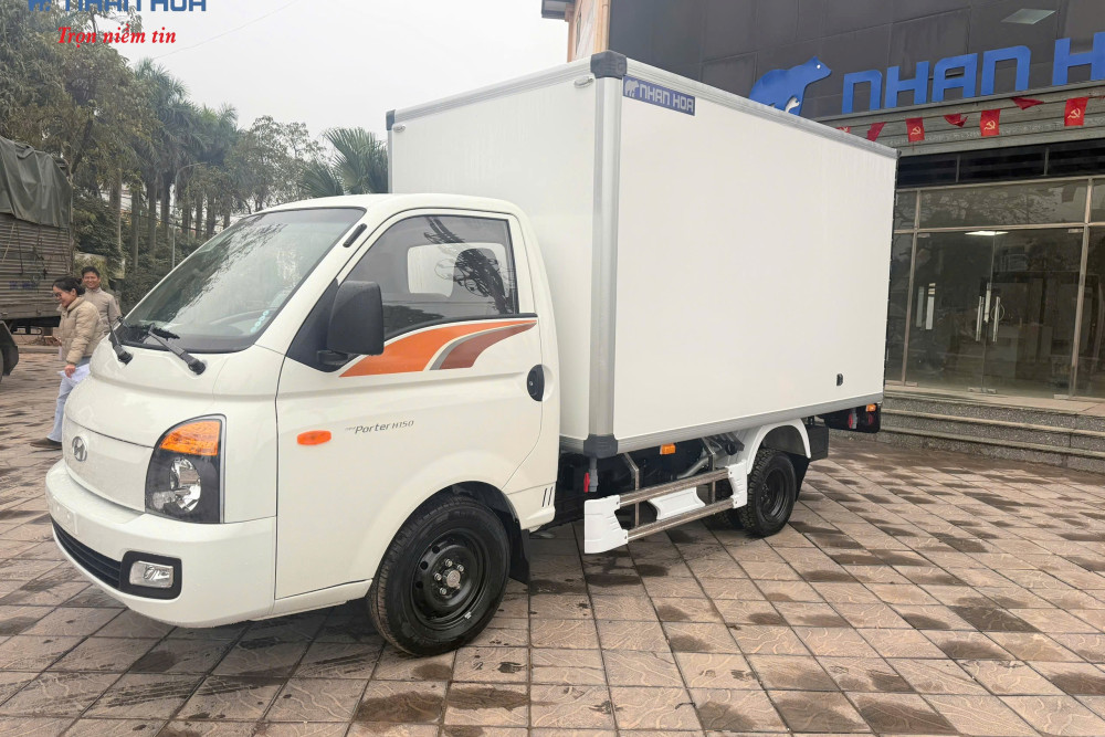 Xe tải bảo ôn HYUNDAI H150 1,2 tấn