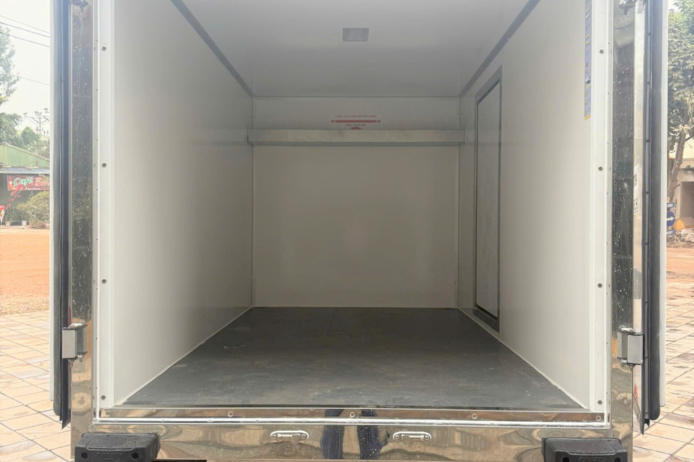 Xe tải bảo ôn HYUNDAI H150 1,2 tấn