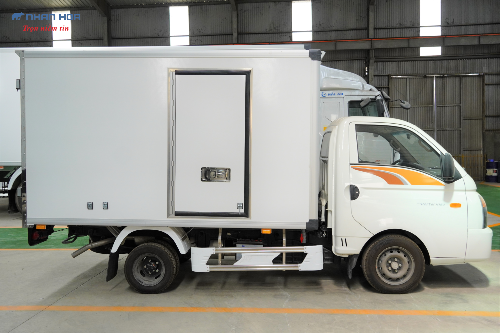Xe tải bảo ôn HYUNDAI H150 1,2 tấn