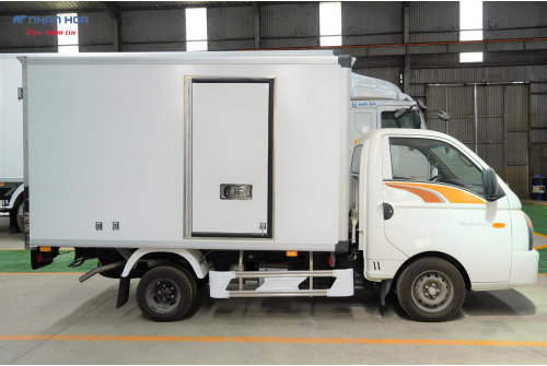Xe tải bảo ôn HYUNDAI H150 1,2 tấn