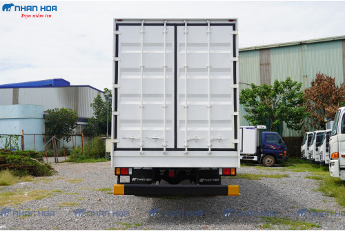 Xe tải thùng kín container CHENGLONG M3 4 máy 5,7 tấn (LZ5187)