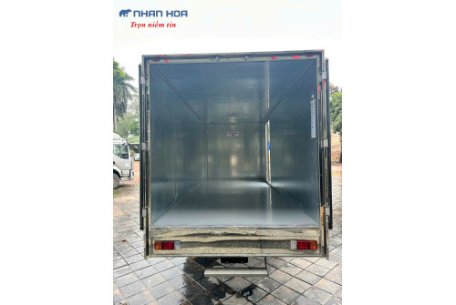 Xe tải thùng kín composite HINO XZU720L 3,5 tấn Xe tải thùng kín composite HINO XZU720L 3,5 tấn
