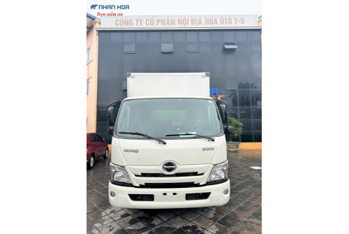 Xe tải thùng kín composite HINO XZU720L 3,5 tấn Xe tải thùng kín composite HINO XZU720L 3,5 tấn