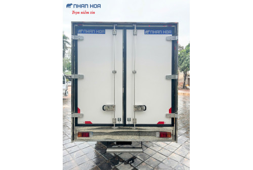 Xe tải thùng kín composite HINO XZU720L 3,5 tấn Xe tải thùng kín composite HINO XZU720L 3,5 tấn