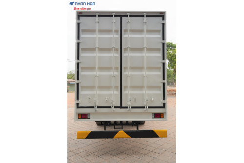Xe tải thùng kín container ISUZU FVR900 (FVR34VE5) 7 tấn Xe tải thùng kín container ISUZU FVR900 (FVR34VE5) 7 tấn