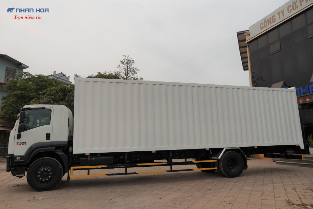 Xe tải thùng kín container ISUZU FVR900 (FVR34VE5) 7 tấn Xe tải thùng kín container ISUZU FVR900 (FVR34VE5) 7 tấn