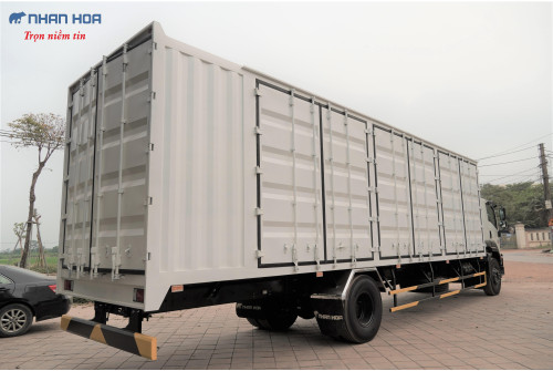 Xe tải thùng kín container ISUZU FVR900 (FVR34VE5) 7 tấn Xe tải thùng kín container ISUZU FVR900 (FVR34VE5) 7 tấn