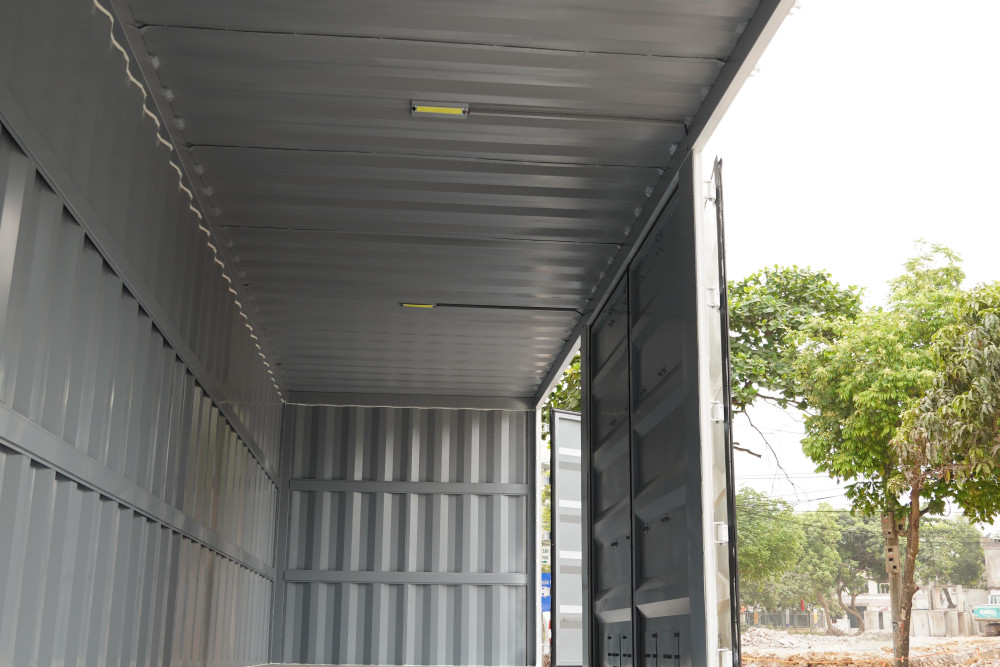 Xe tải thùng kín container ISUZU FVR900 (FVR34VE5) 7 tấn Xe tải thùng kín container ISUZU FVR900 (FVR34VE5) 7 tấn