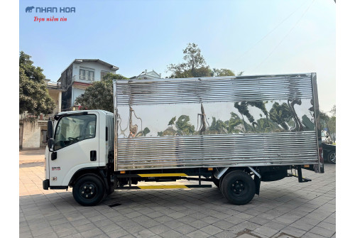 Xe tải thùng kín tôn sóng ISUZU QKR210 1,9 tấn
