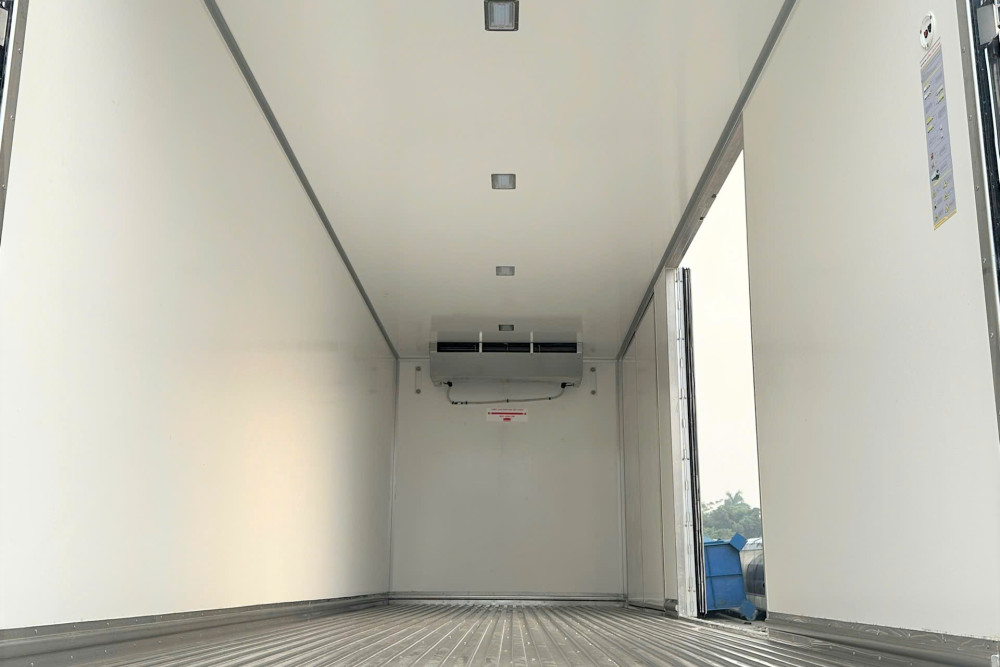 Xe tải đông lạnh CHENGLONG M3 6 máy 6 tấn (LZ5185)