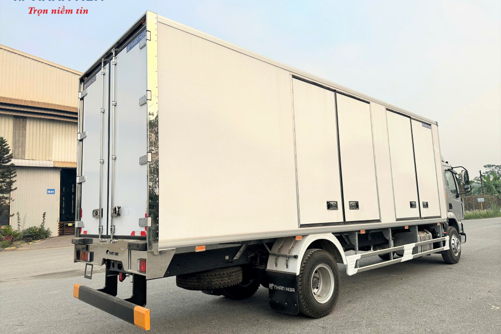 Xe tải đông lạnh CHENGLONG M3 6 máy 6 tấn (LZ5185)