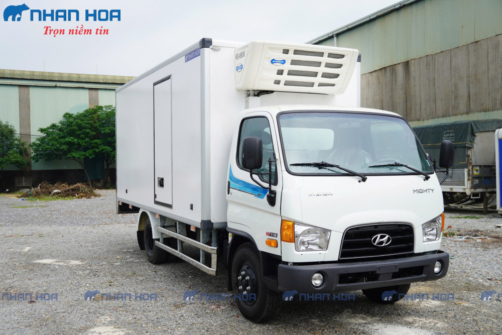 Xe tải đông lạnh Hyundai Mighty W11S 6 tấn
