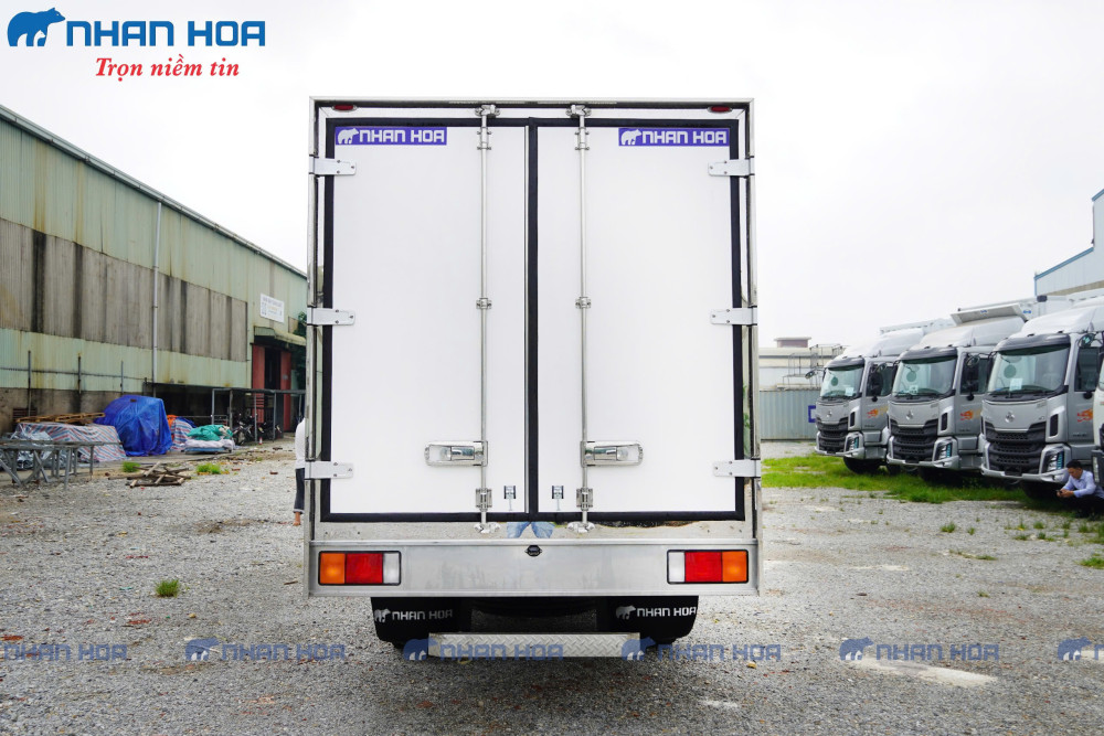 Xe tải đông lạnh Hyundai Mighty W11S 6 tấn