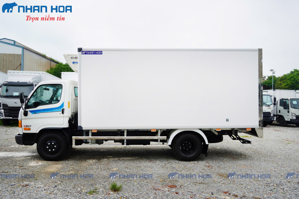 Xe tải đông lạnh Hyundai Mighty W11S 6 tấn