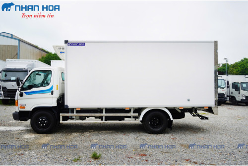 Xe tải đông lạnh Hyundai Mighty W11S 6 tấn