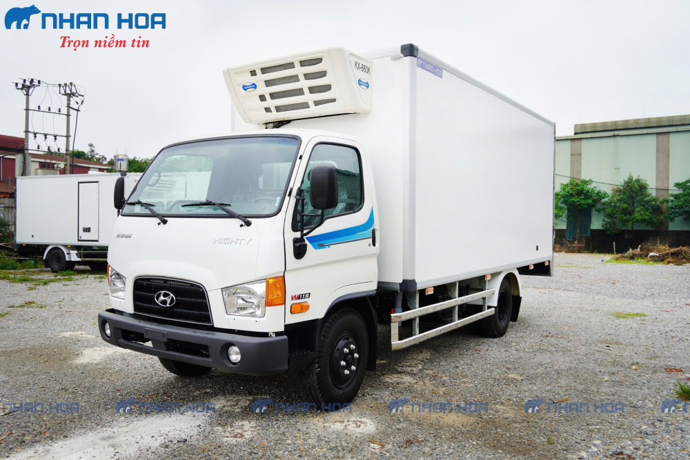 Xe tải đông lạnh Hyundai Mighty W11S 6 tấn