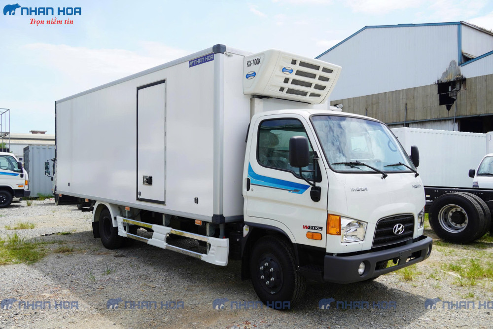 Xe tải đông lạnh Hyundai Mighty W11XL 6 tấn