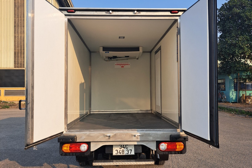 Xe tải đông lạnh HYUNDAI H150 1,2 tấn