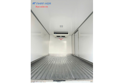 Xe tải đông lạnh Hyundai Mighty N250 2,3 tấn