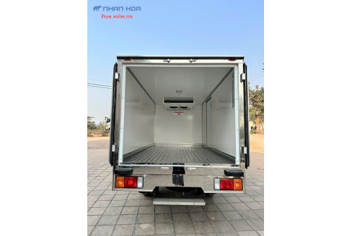 Xe tải đông lạnh Hyundai Mighty N250 2,3 tấn