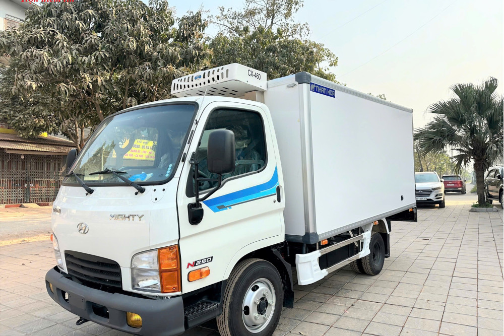 Xe tải đông lạnh Hyundai Mighty N250 2,3 tấn