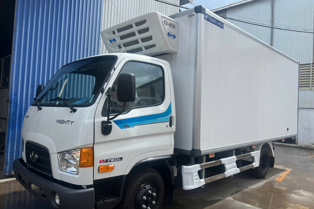 Xe tải đông lạnh HYUNDAI MIGHTY W750L 3 tấn Xe tải đông lạnh HYUNDAI MIGHTY W750L 3 tấn
