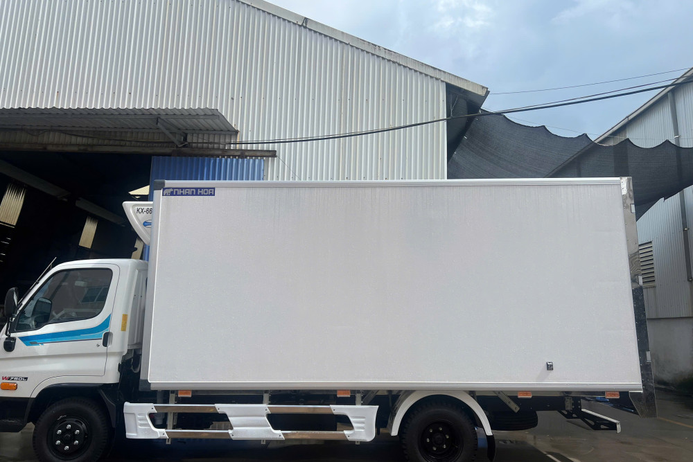 Xe tải đông lạnh HYUNDAI MIGHTY W750L 3 tấn Xe tải đông lạnh HYUNDAI MIGHTY W750L 3 tấn