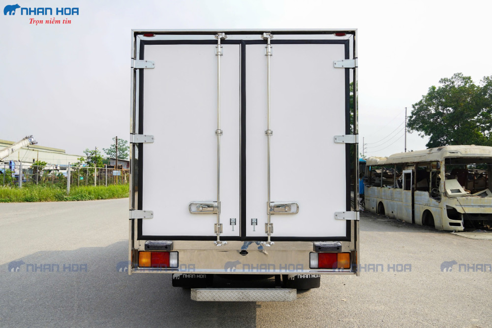 Xe tải đông lạnh HYUNDAI MIGHTY W750L 3 tấn