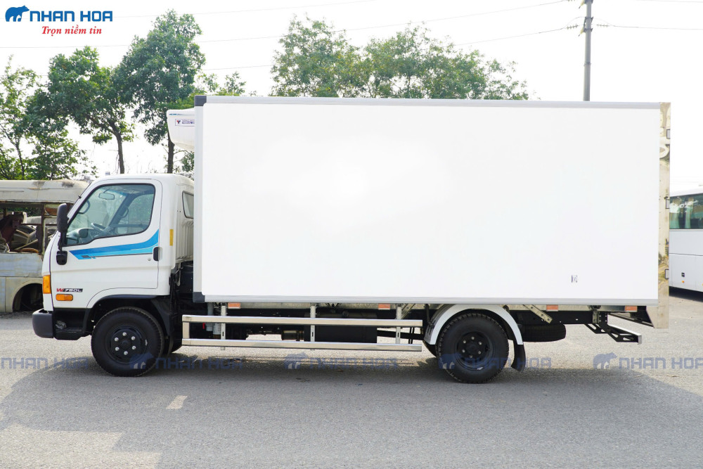 Xe tải đông lạnh HYUNDAI MIGHTY W750L 3 tấn