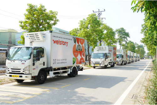 Xe tải đông lạnh ISUZU FRR650 (FRR90NE5) 5 tấn có lắp bửng nâng hạ