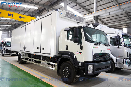 Xe Tải ISUZU FVR34VE5 Thùng Đông Lạnh 5.9 Tấn Xe Tải ISUZU FVR34VE5 Thùng Đông Lạnh 5.9 Tấn