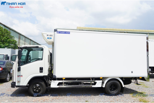 Xe tải đông lạnh ISUZU QKR210 1,9 tấn