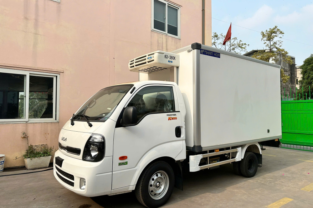 Xe tải đông lạnh KIA K200 1,6 tấn Xe tải đông lạnh KIA K200 1,6 tấn