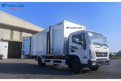 Xe tải Hyundai Mighty EX8L E160 7 tấn thùng bảo ôn
